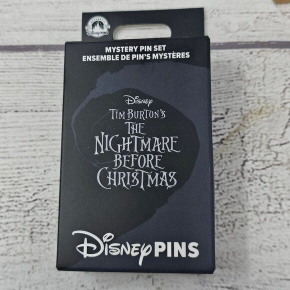NIB!  The Nightmare Before Christmas Mystery Disney Pin Pack - Picture 1 of 4